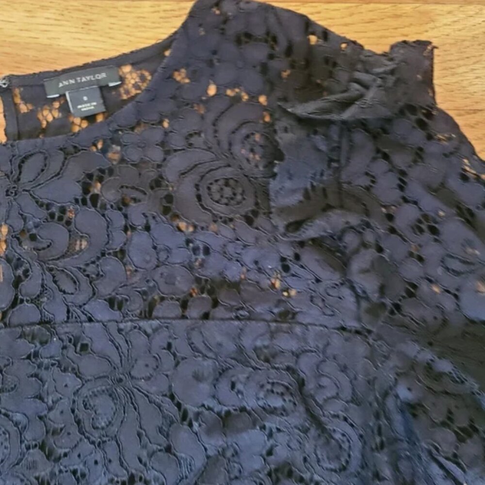 Ann Taylor Black Lace bell sleeve mini dress sheath dress 3/4 sleeve size 8 - Picture 8 of 12